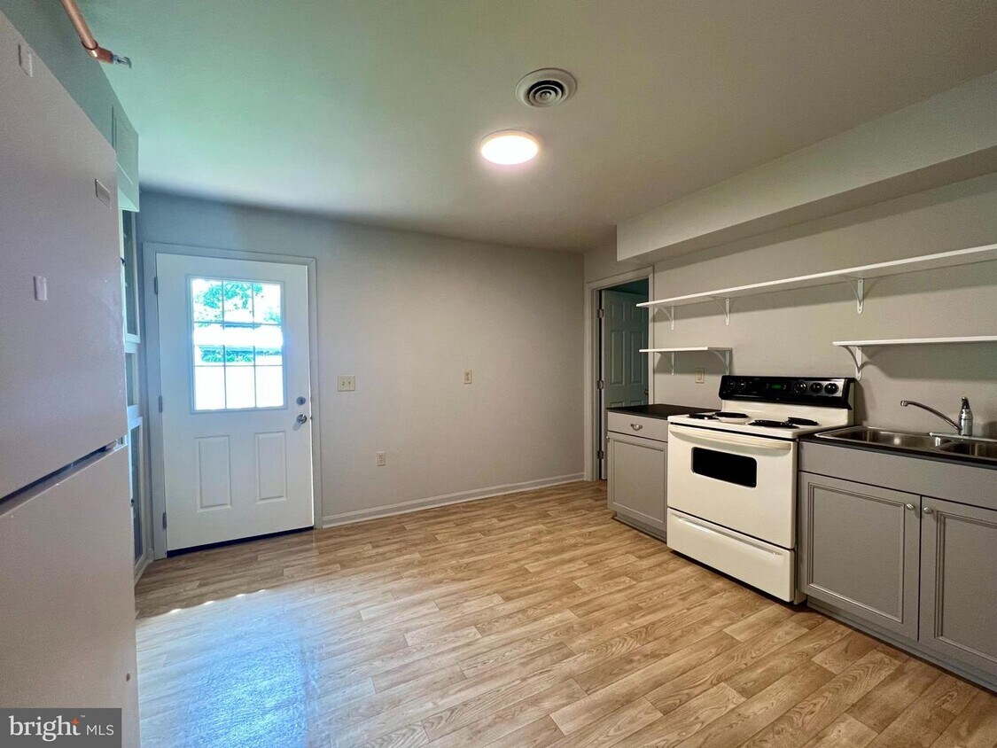 Foto principal - 326 E Liberty St