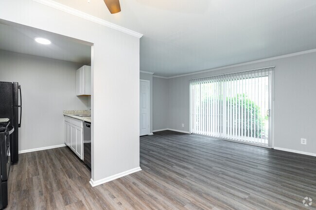 1HAB, 1BA - Royale Reno - Free heat, hot water, water & sewer, and t...