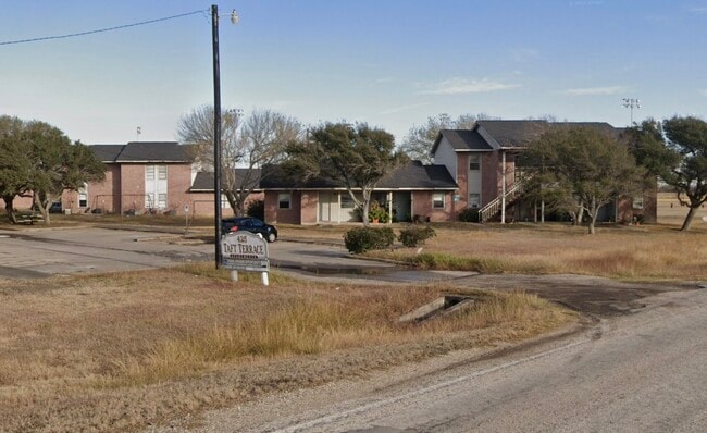 Building Photo - 425 FM 631