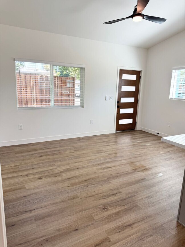Foto del edificio - 4588 73rd St