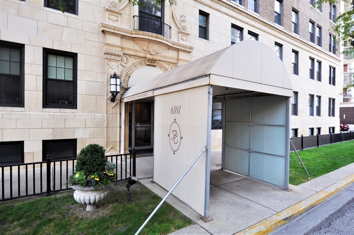 Foto principal - 6101 N Sheridan Rd