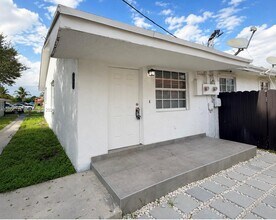 Building Photo - 15741 NW 40th Ct