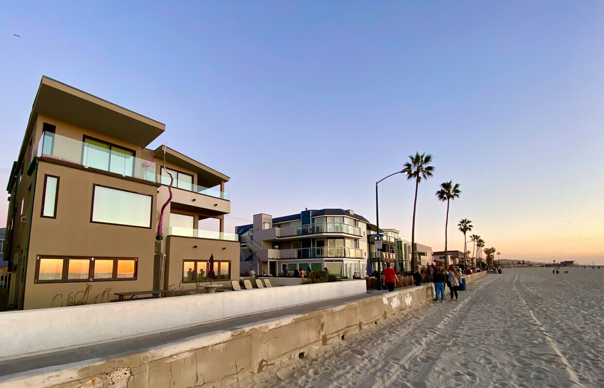 Nothing beats oceanfront living - 2931 Ocean Front Walk