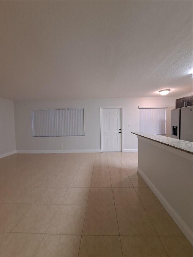 Building Photo - 9838 Nob Hill Ct
