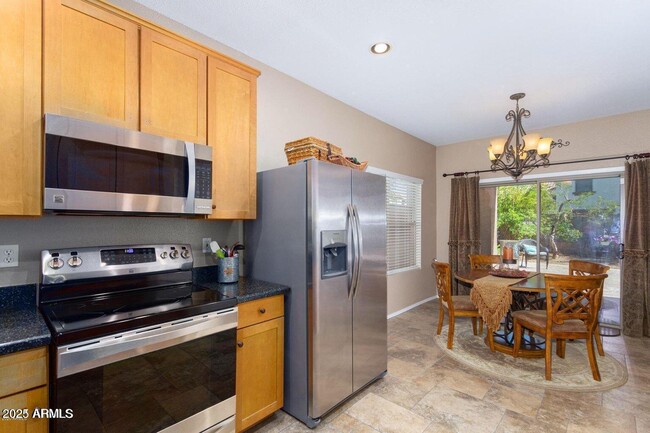 Foto del edificio - 2751 S Southwind Dr