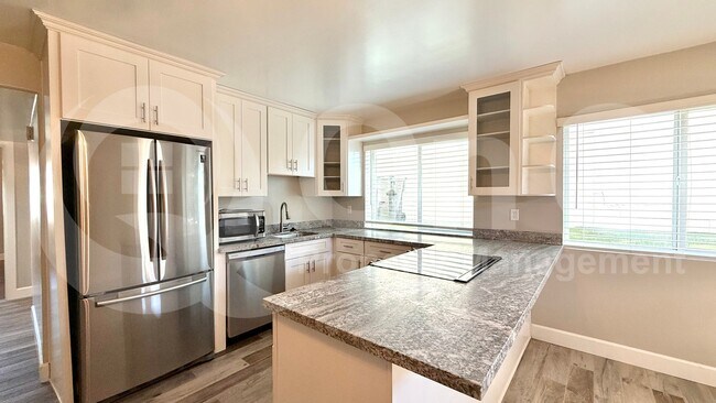 Foto del edificio - 1037 E Southshore Dr