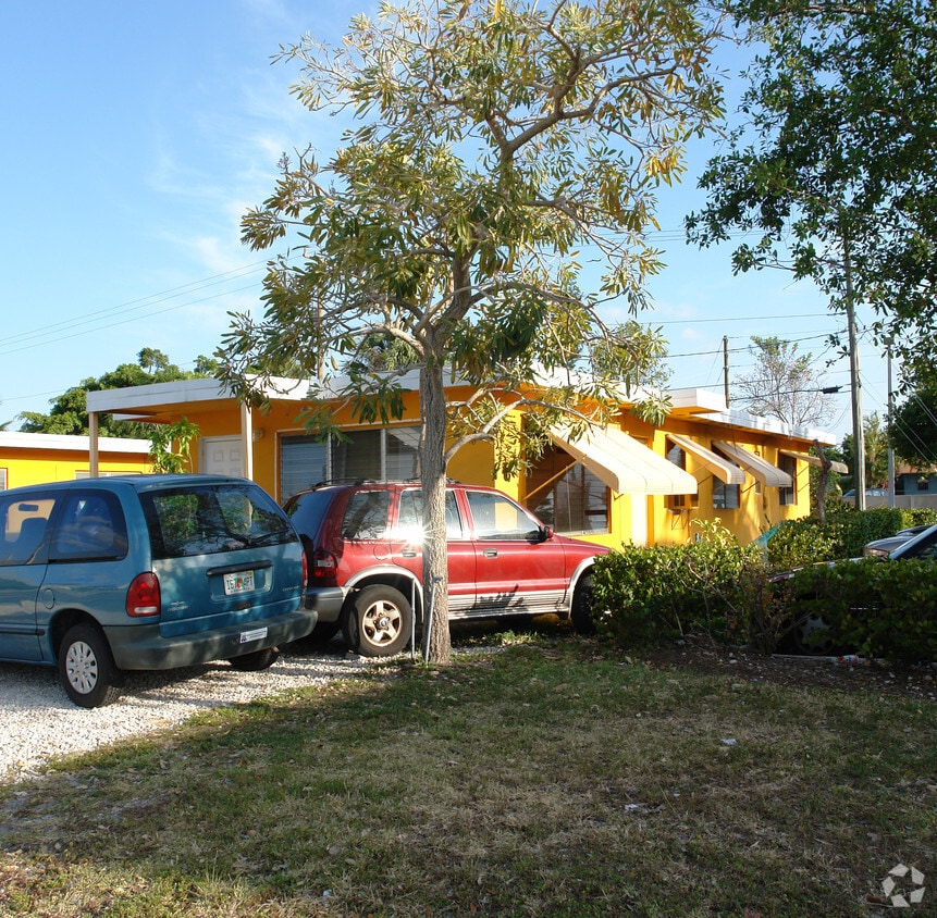 Building Photo - 3541 Davie Blvd