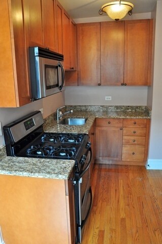 Building Photo - 6047 N Talman Ave