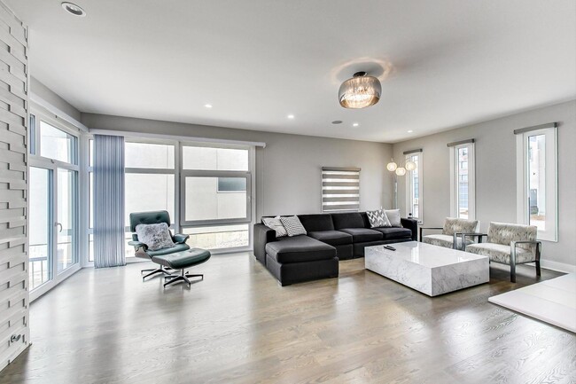 Building Photo - 2019 Skyelar Ct