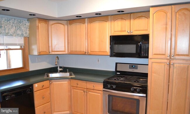 Building Photo - 1650 Gray Haven Ct