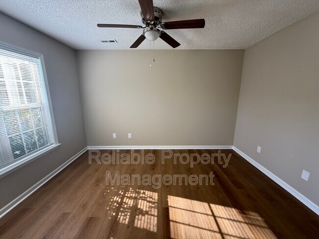 Foto del edificio - 420 E Rose St