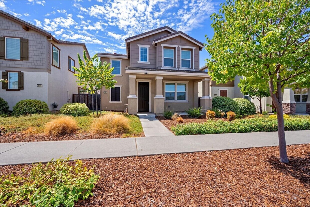 Foto principal - 2560 Greg Jarvis Ave