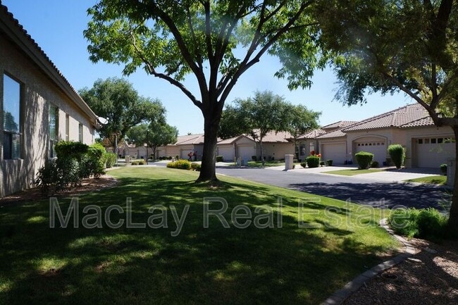 Building Photo - 9753 E Holiday Way