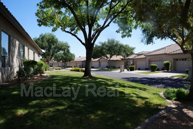 Foto del edificio - 9753 E Holiday Way