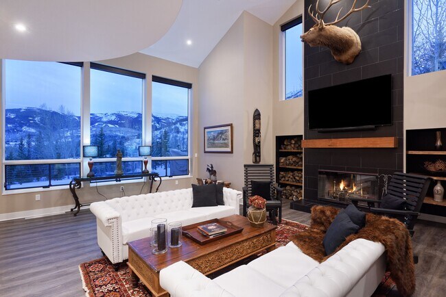 Foto del edificio - 888 Horse Ranch Dr