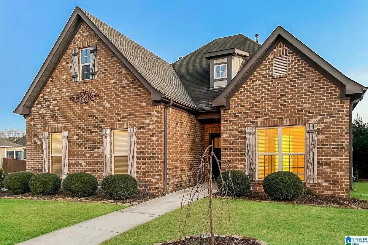 166 Lorrin Ln, Sterrett, AL 35147 House Rental in Sterrett, AL