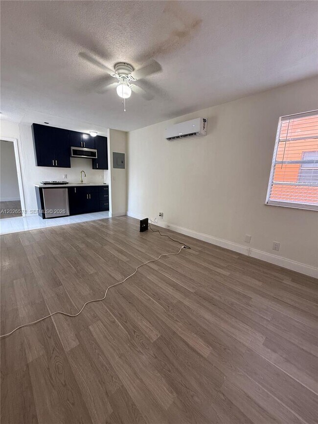 Foto del edificio - 1816 NW 25th Ter