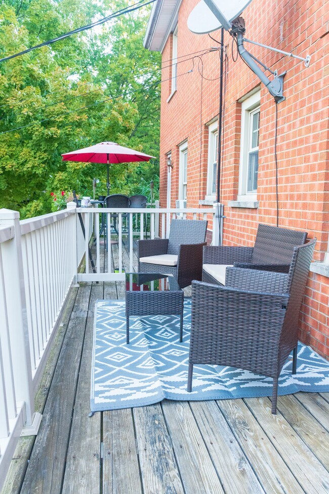 Foto del edificio - 239 S Ashbrook Cir