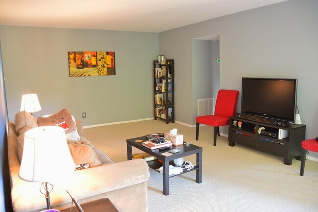 Foto del edificio - 5821 Edson Ln
