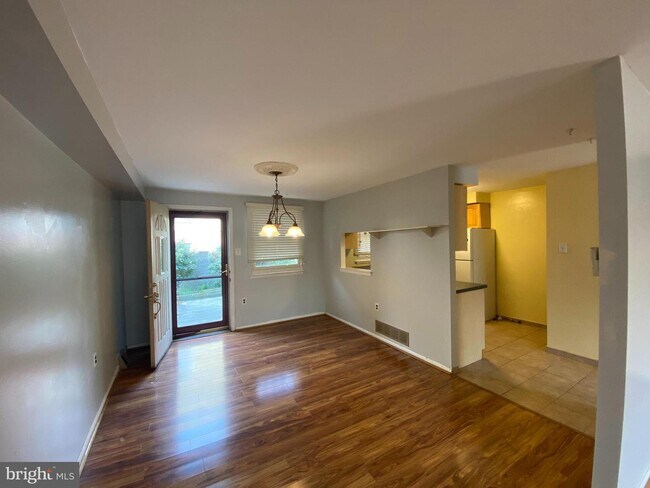 Foto del edificio - 1240 S Melville St