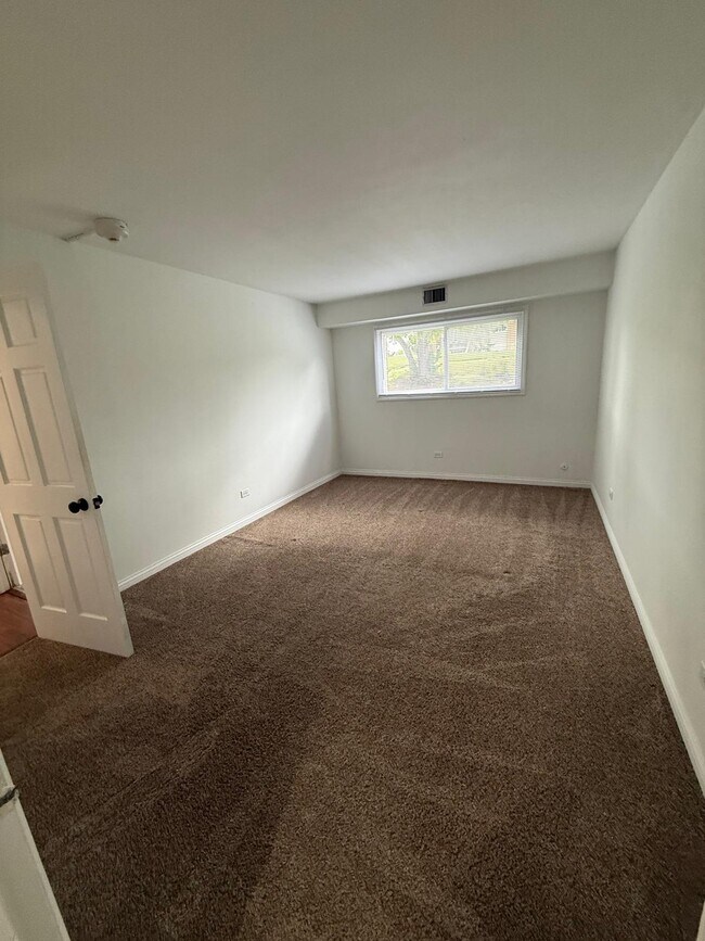 Master Bedroom - 4425 Blackhawk Ln