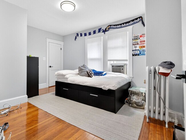 Foto del edificio - BRAND NEW SOMERVILLE 4 BED 2 BATH!!!!