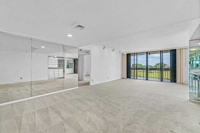 Building Photo - 2000 Presidential Way