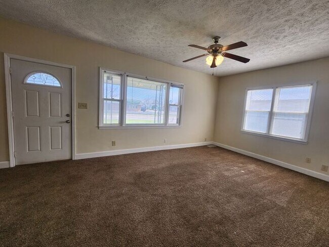 Foto del edificio - 2 Bedroom Home on the Southside