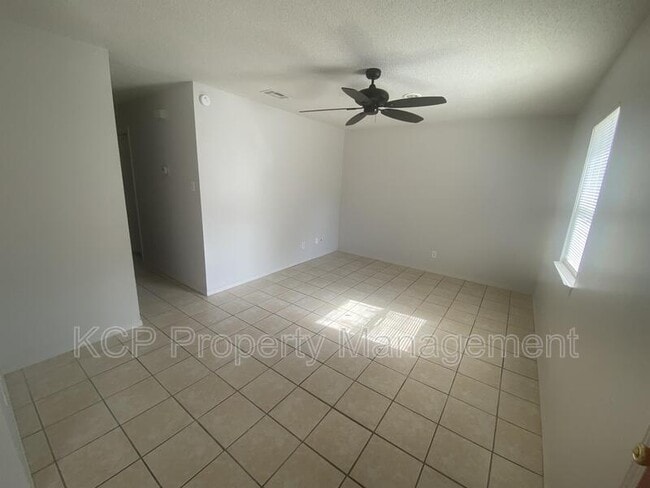 Foto del edificio - 336 W Dogwood St