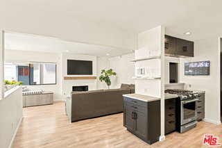 Building Photo - 23 Privateer St