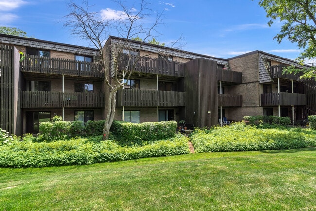 Building Photo - 1703 Northfield Square