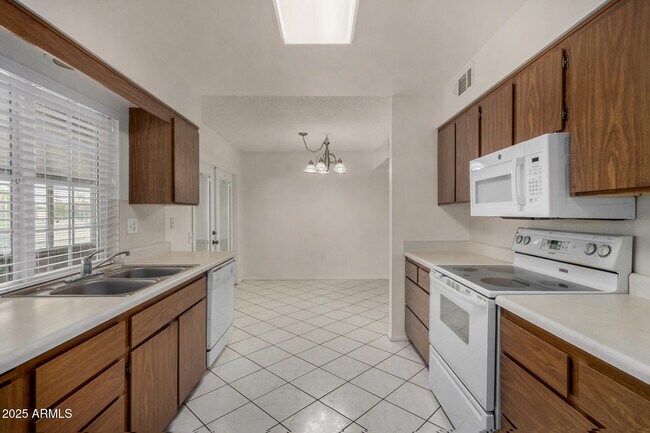 Foto del edificio - 16828 N 108th Ave