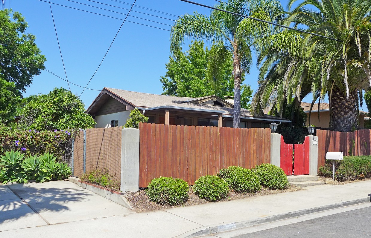 Foto principal - 619 N La Cumbre Rd