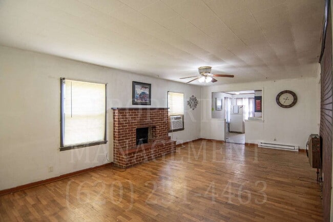 Building Photo - 3 Bedroom 1 Bath