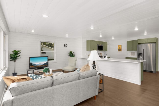 Foto del edificio - 15240 Kangaroo St NW