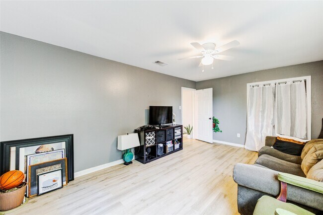 Building Photo - 6622 Rockergate Dr