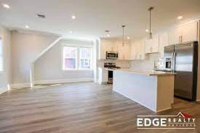 Allston 4 Bed Townhouse – 3 Bath – W/D in Unit – Parking – No Fee – 9/1 - Allston 4 Bed Townhouse – 3 Bath – W/D in Unit – Parking – No Fee – 9/1