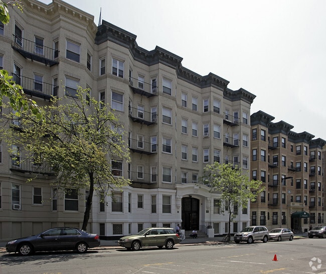 Building Photo - 45 Hemenway St