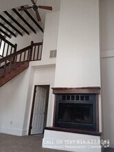 Building Photo - 354 W 7th St