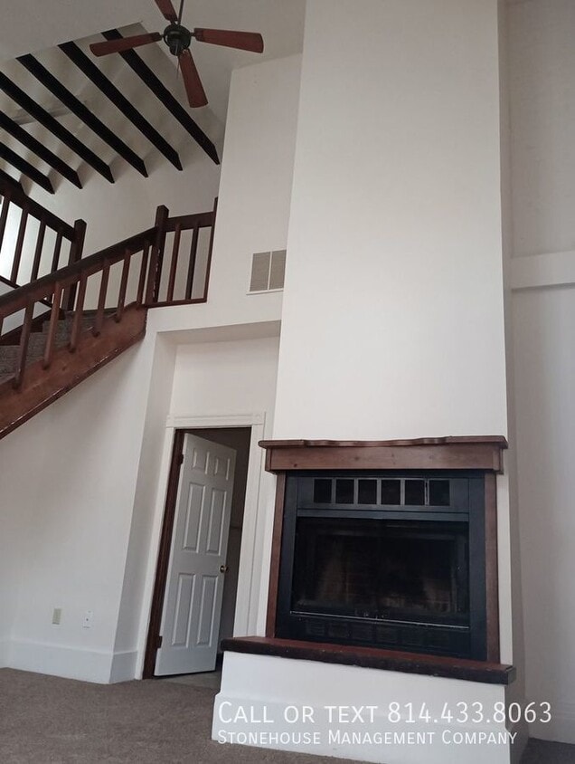 Primary Photo - Nice Conveniently Located 2 bedroom with L...