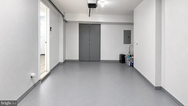 Building Photo - 13906 Ascott Dr