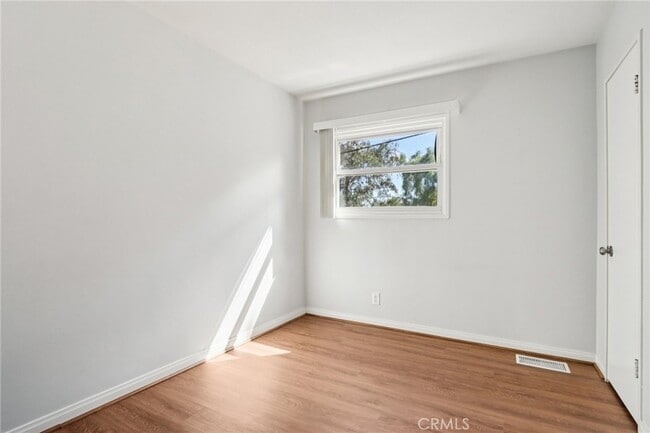 Dormitorio 1 - 532 Rosecrans Ave