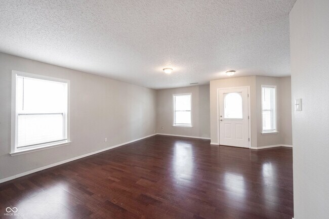 Foto del edificio - 14391 Banister Dr