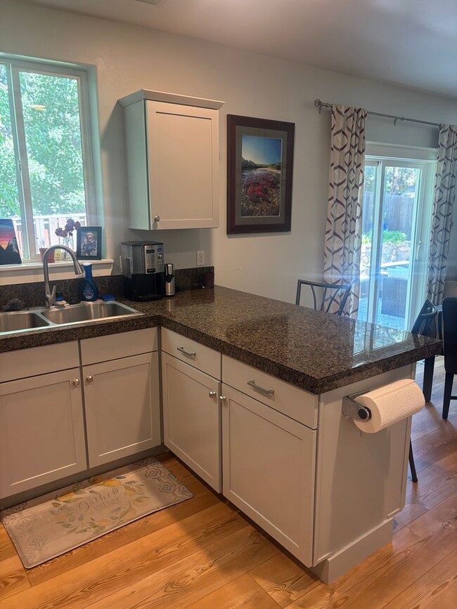 Building Photo - 3 Bedroom House with Large Bonus Room!
