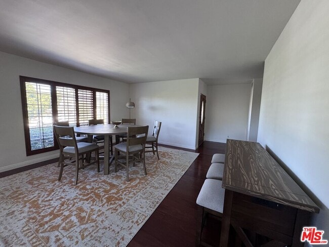Building Photo - 2925 Dona Susana Dr
