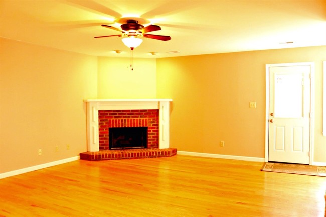 Foto del edificio - 4729 Hartland Pkwy
