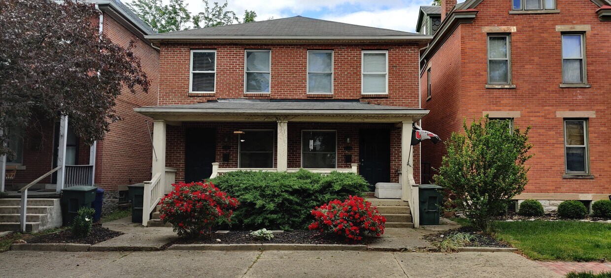 Primary Photo - 490 E Sycamore St