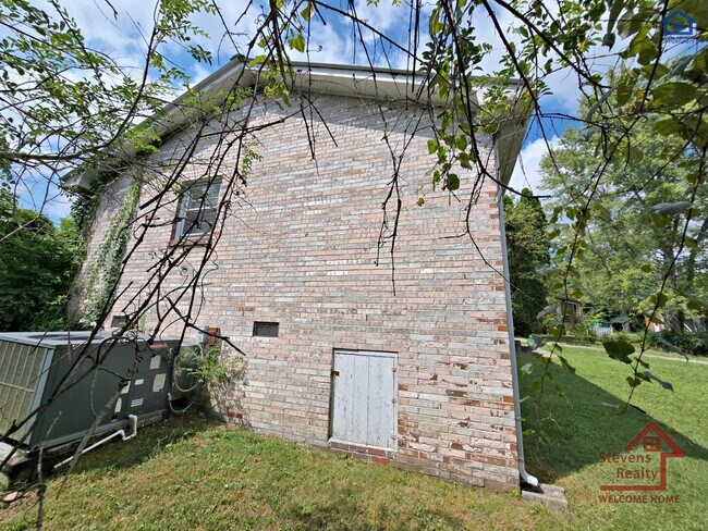 Foto del edificio - 1228 Pleasant View Dr