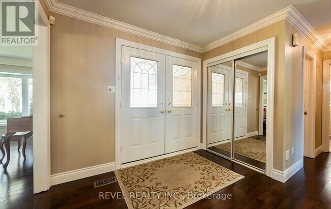 Photo du bâtiment - 1034 Fredonia Dr