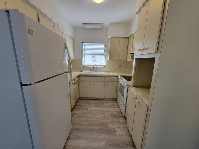 Building Photo - 505 Manatee Ct